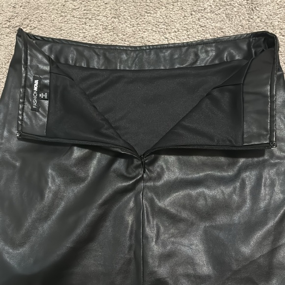 Flame in your heart skirt - Black - Picture 6 of 7